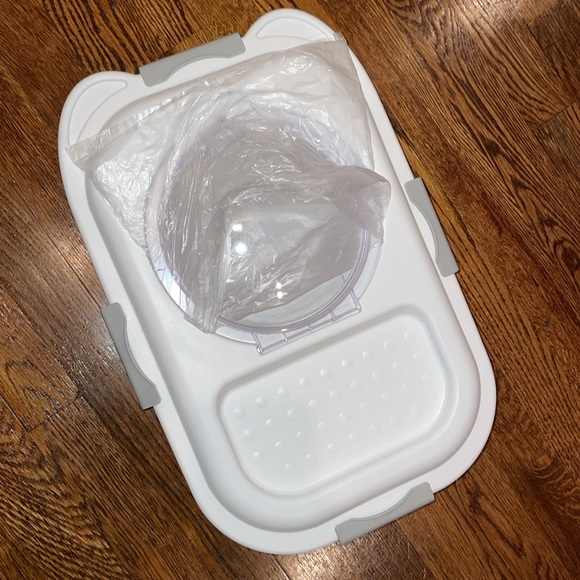 New out of package cat food collapsible storage bin - Picture 4 of 5